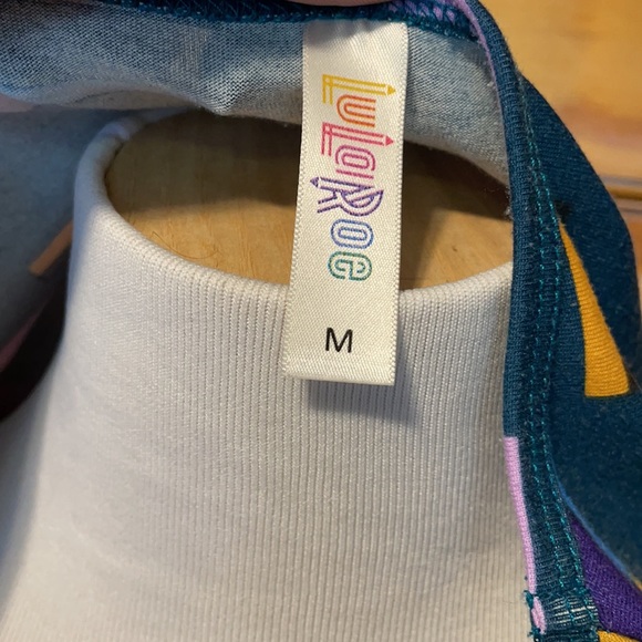 Lularoe classic tee - Picture 4 of 5